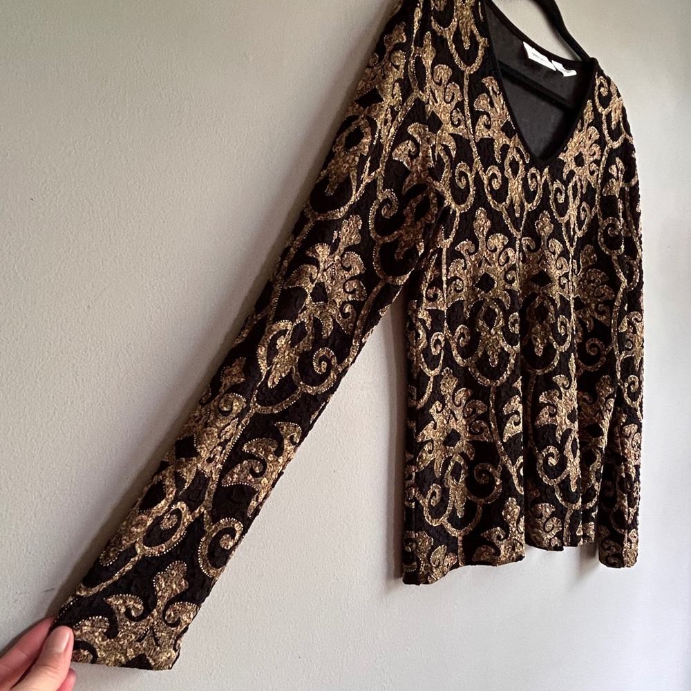 Chicos Travelers Womens Size 1 Gold Black Damask Scroll V-Neck Long Sleeve Top - Picture 4 of 8